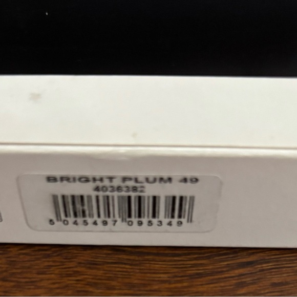 Rich Berry Burberry liquid lip Velvet NIB - Picture 5 of 9